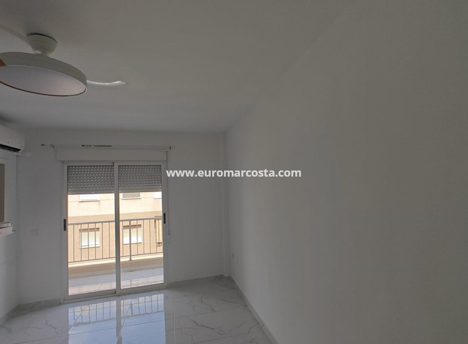 Venta - Apartamento / piso - Torrevieja - TORREVIEJA
