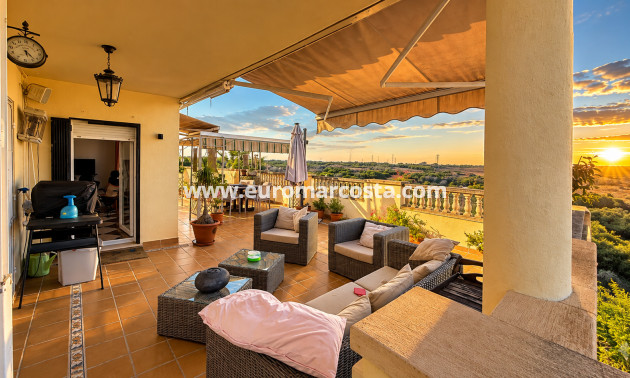 Objekte zum Wiederverkauf - Villa freitstehend - Orihuela Costa - Las Ramblas Golf