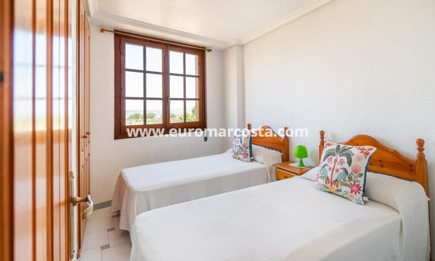 Sale - Apartment / flat - Torrevieja - La Mata