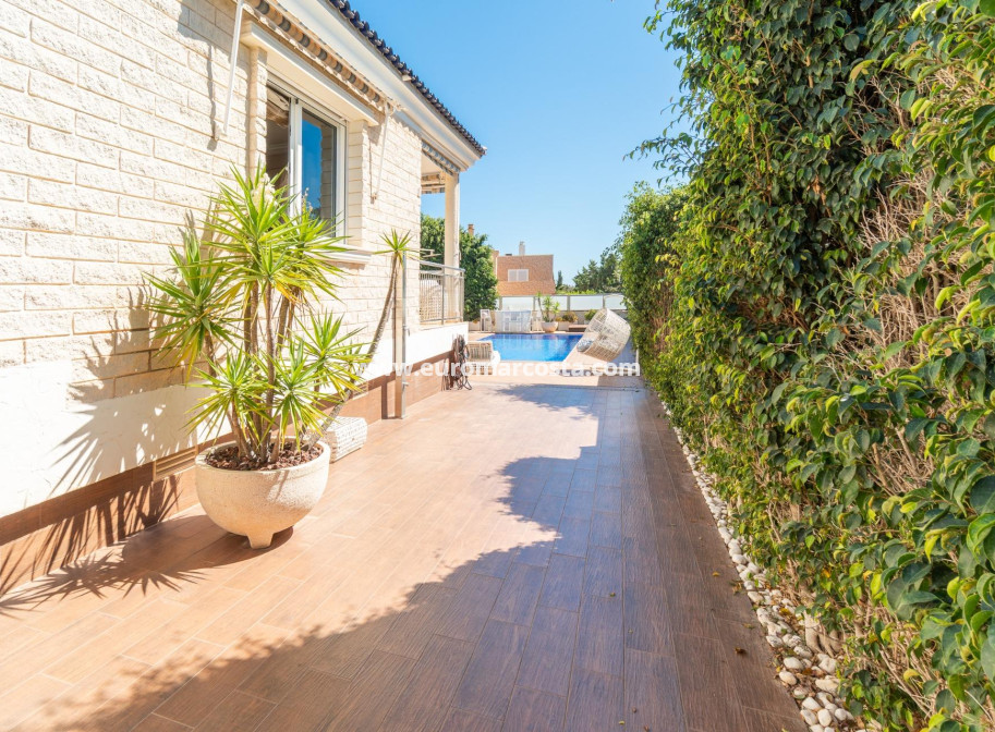 Venta - Villa - Torrevieja - La Mata