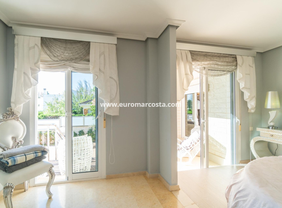 Venta - Villa - Torrevieja - La Mata