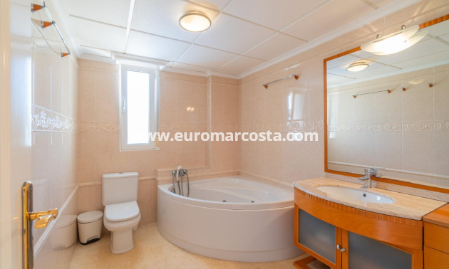 Venta - Villa - Torrevieja - La Mata