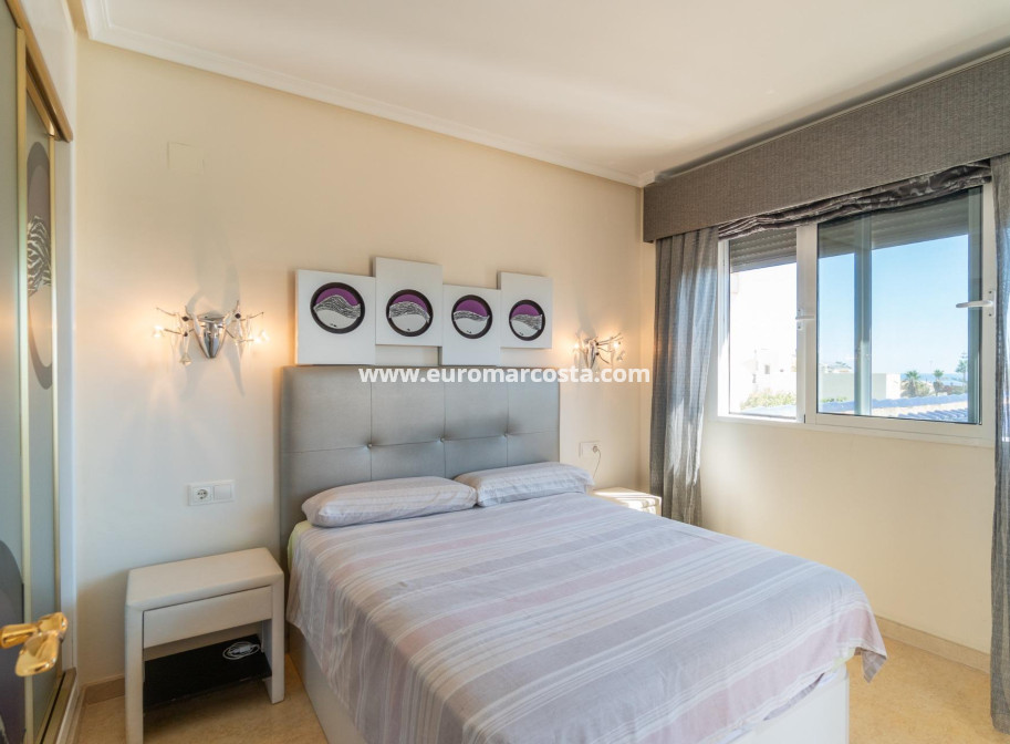Venta - Villa - Torrevieja - La Mata