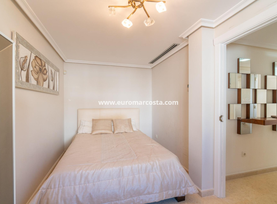 Venta - Villa - Torrevieja - La Mata