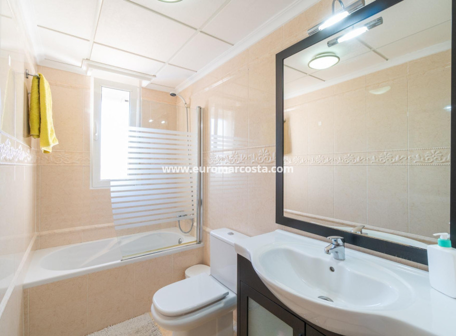Venta - Villa - Torrevieja - La Mata