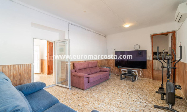 Sale - Casa - Torre - Pacheco - Roldán