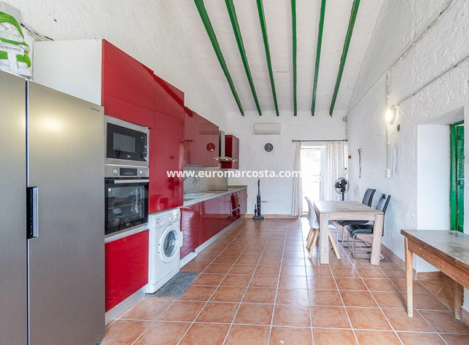 Sale - Casa - Torre - Pacheco - Roldán