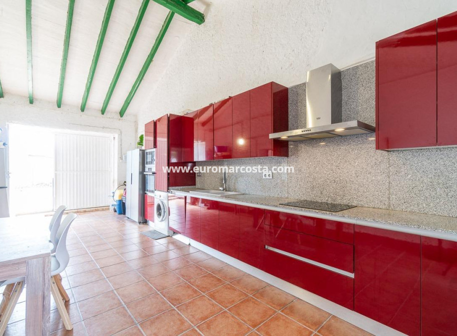 Sale - Casa - Torre - Pacheco - Roldán