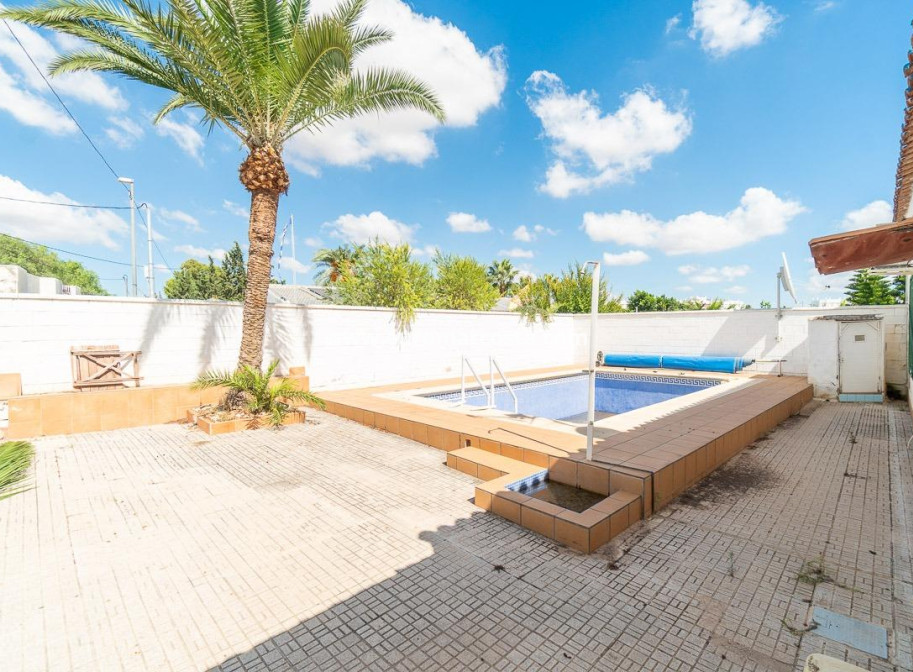 Sale - Casa - Torre - Pacheco - Roldán