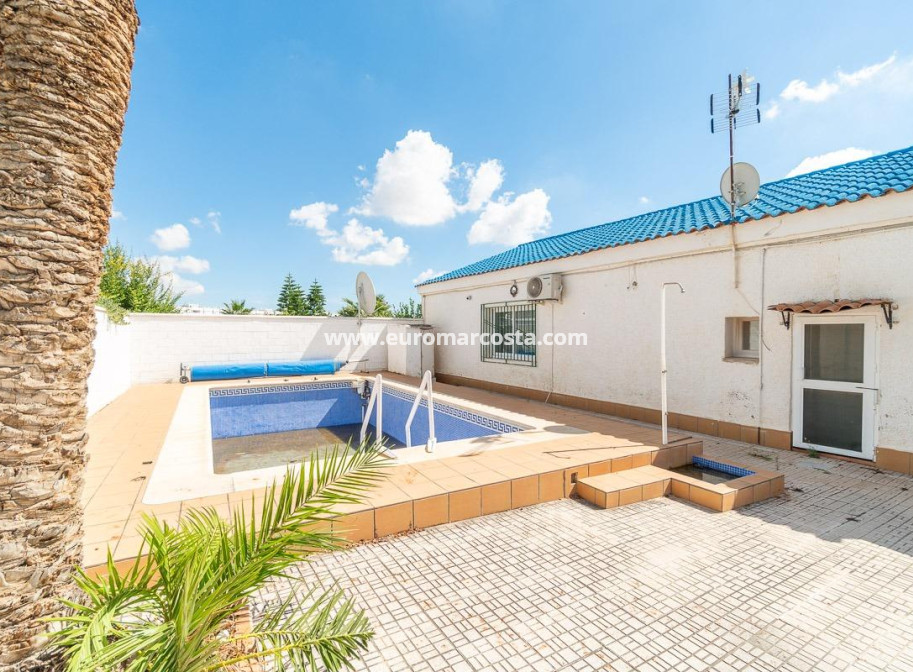 Sale - Casa - Torre - Pacheco - Roldán