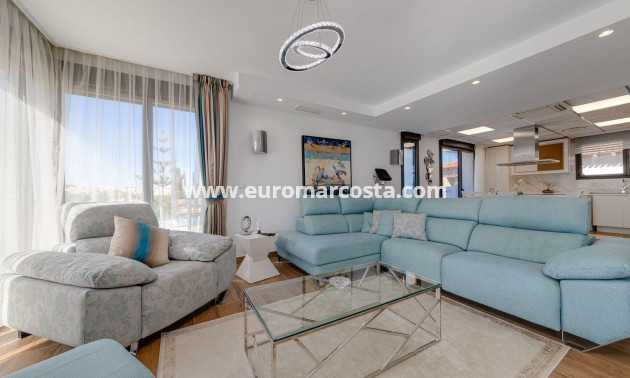 Objekte zum Wiederverkauf - Villa freitstehend - Torrevieja - TORREVIEJA