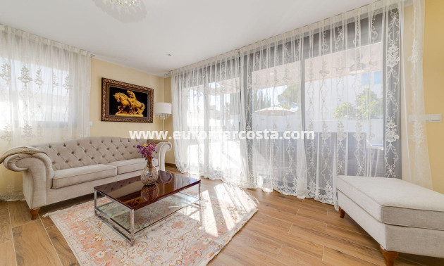 Objekte zum Wiederverkauf - Villa freitstehend - Torrevieja - TORREVIEJA