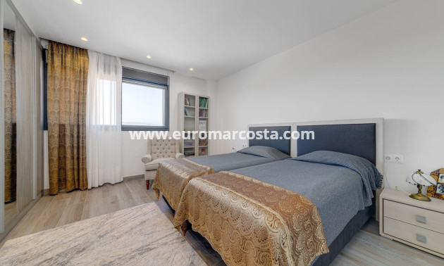 Objekte zum Wiederverkauf - Villa freitstehend - Torrevieja - TORREVIEJA
