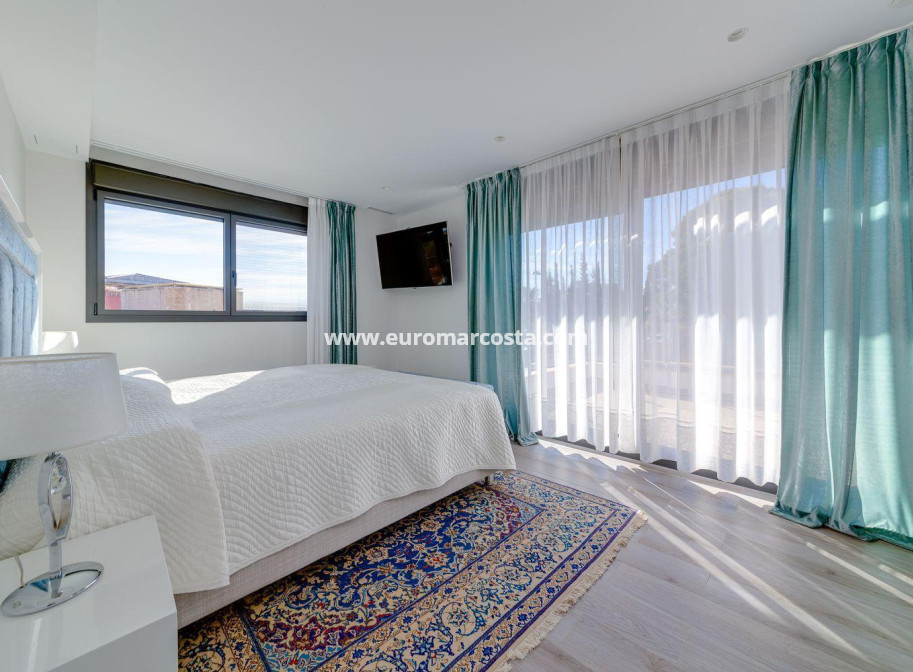 Objekte zum Wiederverkauf - Villa freitstehend - Torrevieja - TORREVIEJA