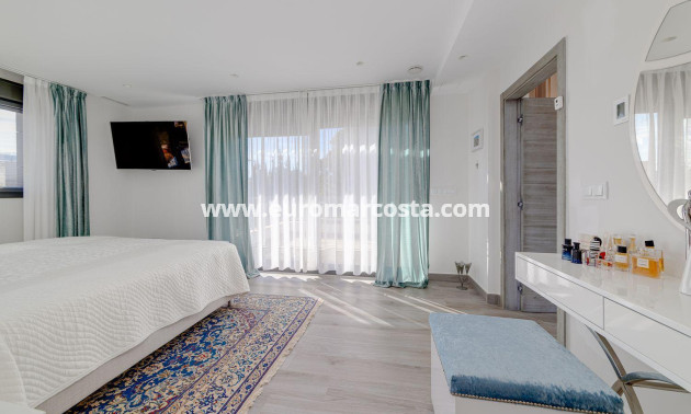 Objekte zum Wiederverkauf - Villa freitstehend - Torrevieja - TORREVIEJA