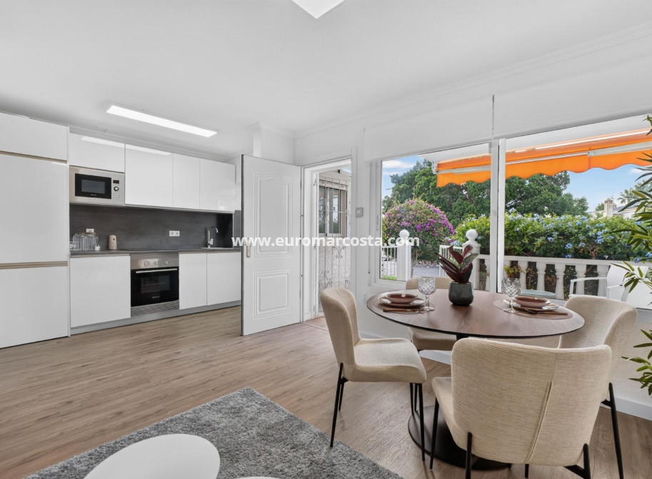 Sale - Bungalow - Orihuela Costa