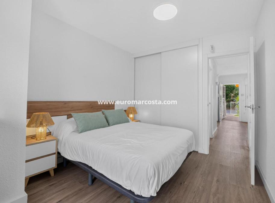 Sale - Bungalow - Orihuela Costa