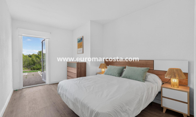 Sale - Bungalow - Orihuela Costa