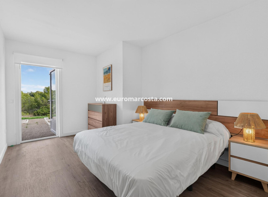 Sale - Bungalow - Orihuela Costa