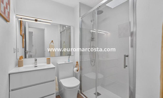 Sale - Bungalow - Orihuela Costa