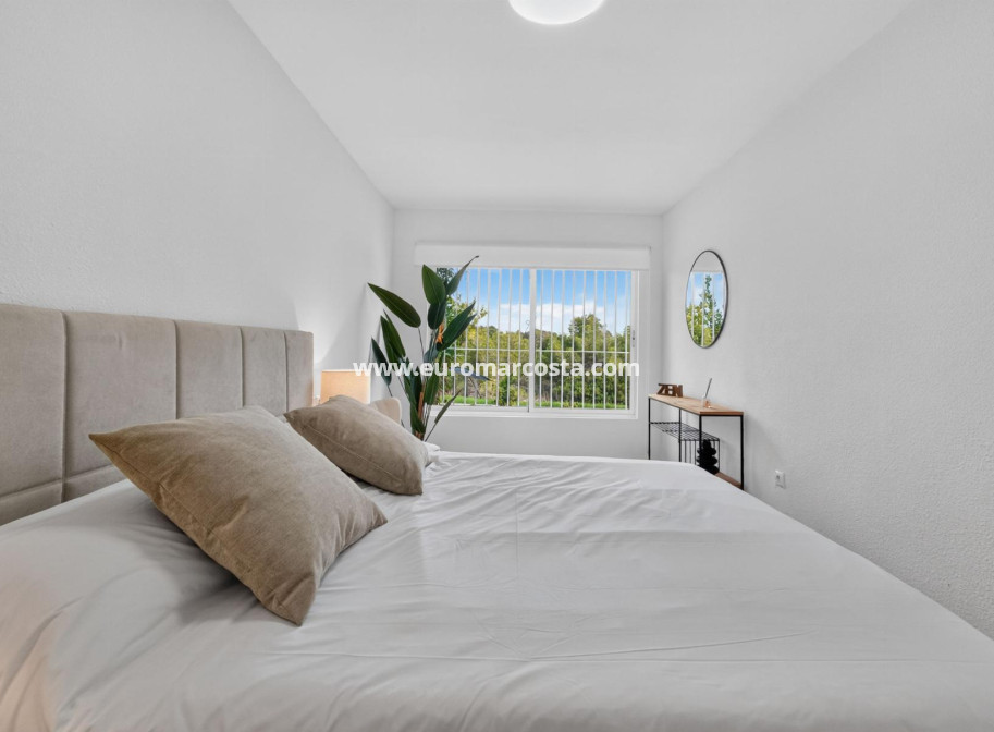 Sale - Bungalow - Orihuela Costa