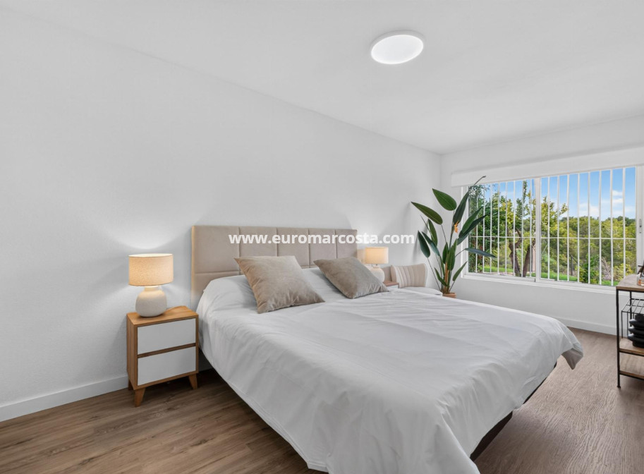 Sale - Bungalow - Orihuela Costa