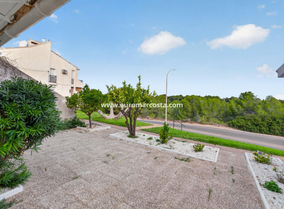 Sale - Bungalow - Orihuela Costa