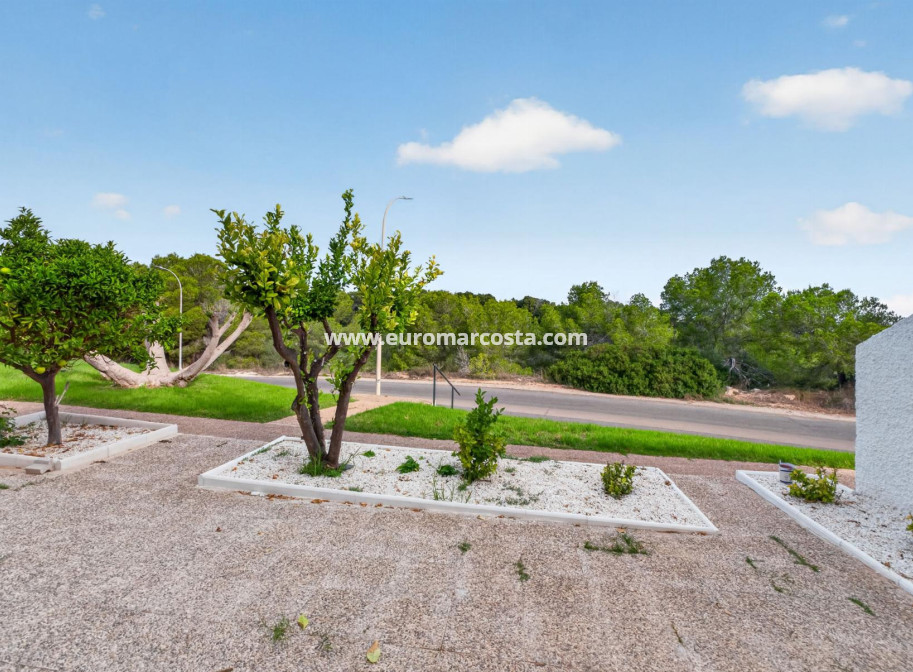 Sale - Bungalow - Orihuela Costa