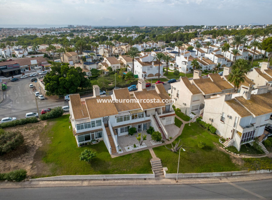 Sale - Bungalow - Orihuela Costa
