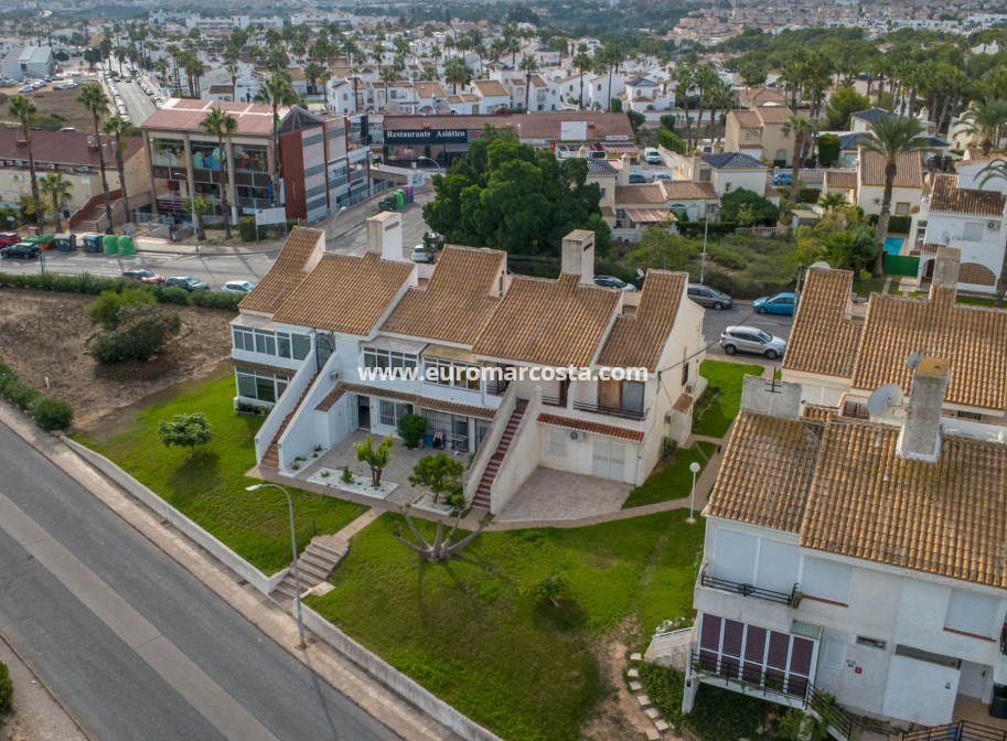 Sale - Bungalow - Orihuela Costa
