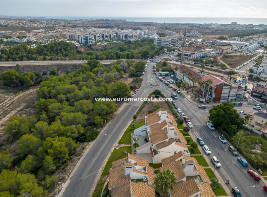 Sale - Bungalow - Orihuela Costa