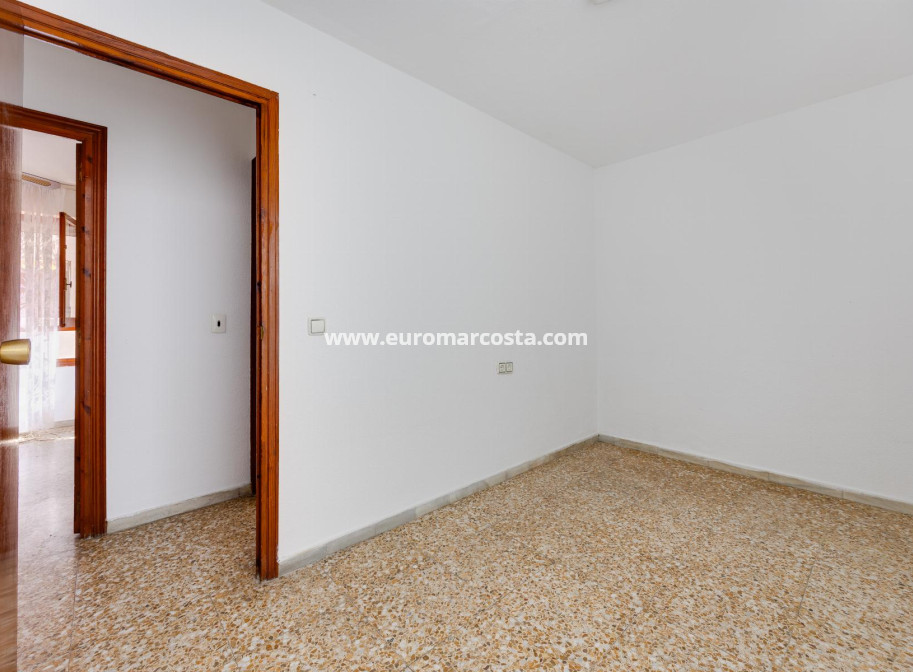 Sale - Apartment / flat - Torrevieja - TORREVIEJA