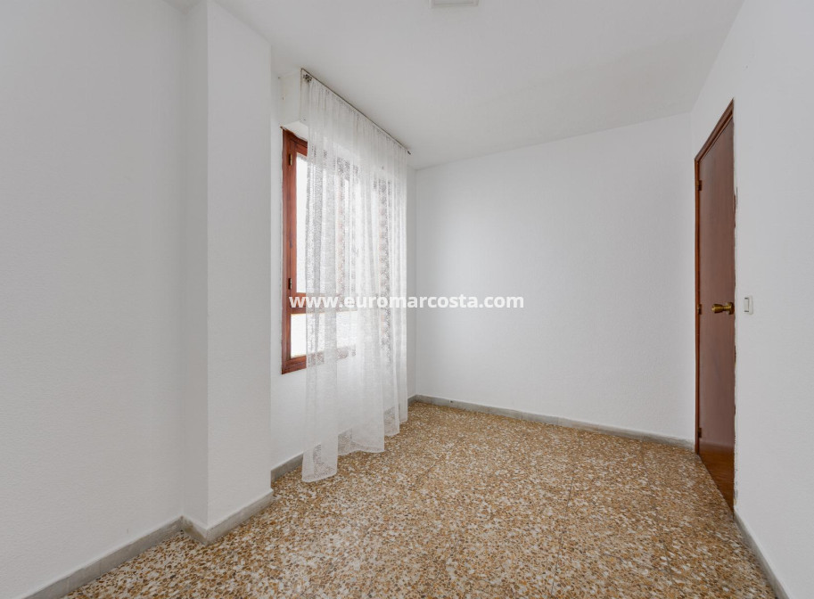Sale - Apartment / flat - Torrevieja - TORREVIEJA