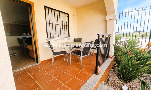 Sale - - CHALET - Guardamar del Segura
