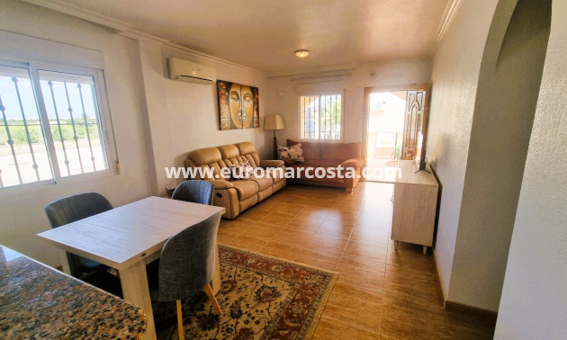 Sale - - CHALET - Guardamar del Segura