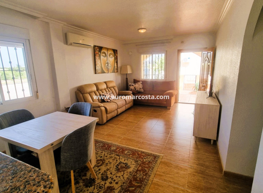 Sale - - CHALET - Guardamar del Segura