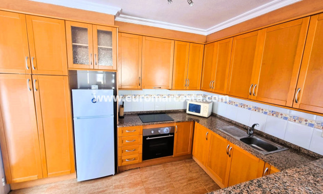 Sale - - CHALET - Guardamar del Segura