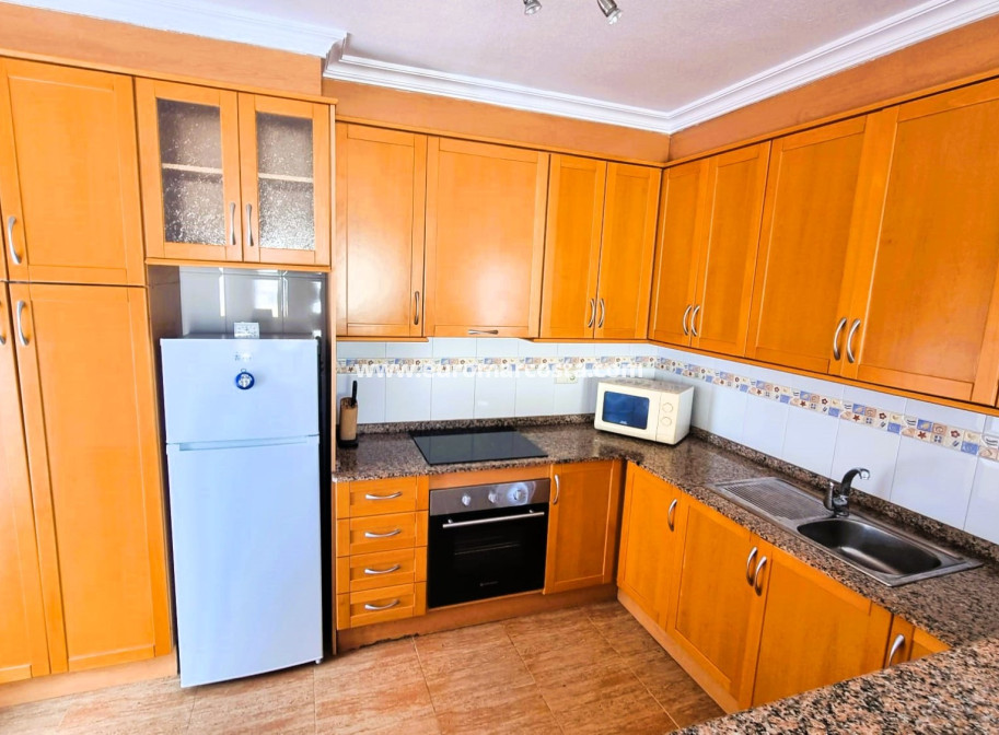 Sale - - CHALET - Guardamar del Segura