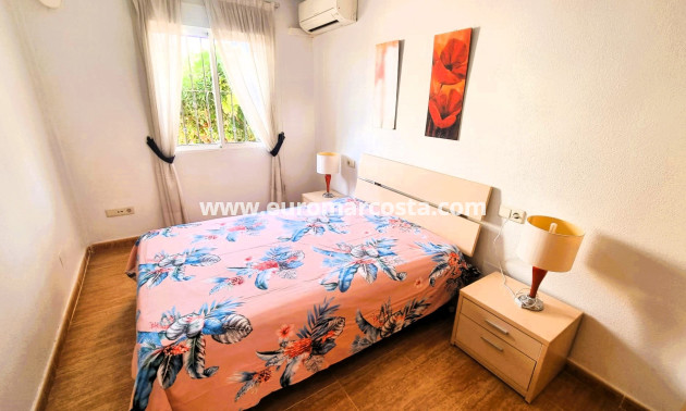 Sale - - CHALET - Guardamar del Segura