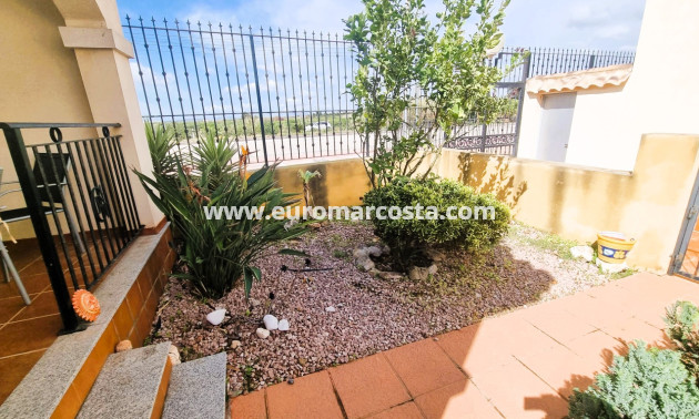 Sale - - CHALET - Guardamar del Segura