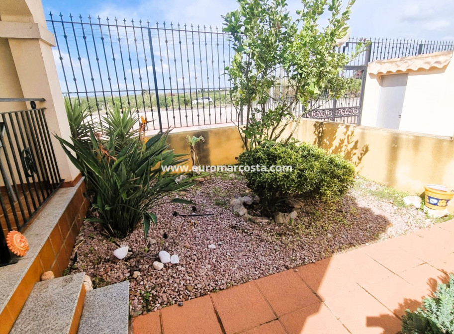 Sale - - CHALET - Guardamar del Segura