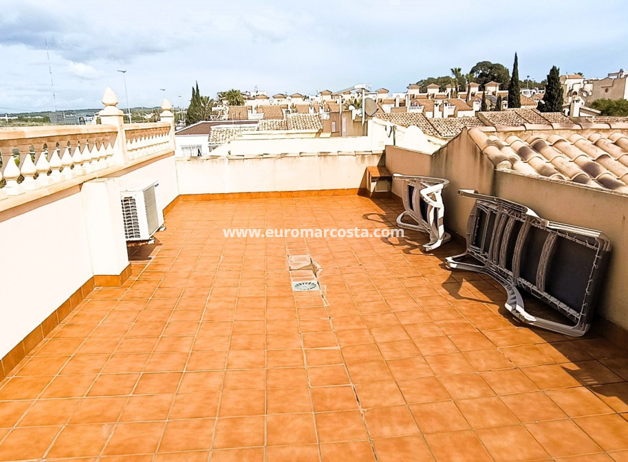Sale - - CHALET - Guardamar del Segura