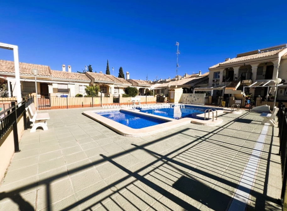 Sale - - CHALET - Guardamar del Segura