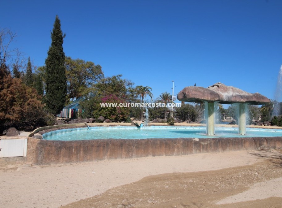 Objekte zum Wiederverkauf - Wohnung - Torrevieja - Playa de los Naufragos
