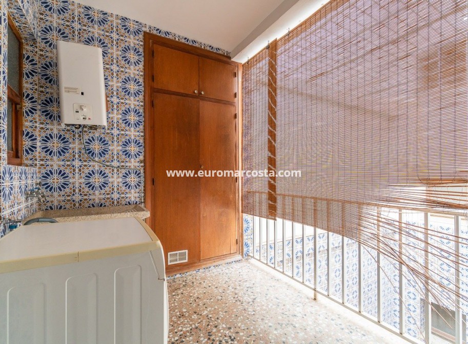 Sale - Building - Torrevieja - TORREVIEJA