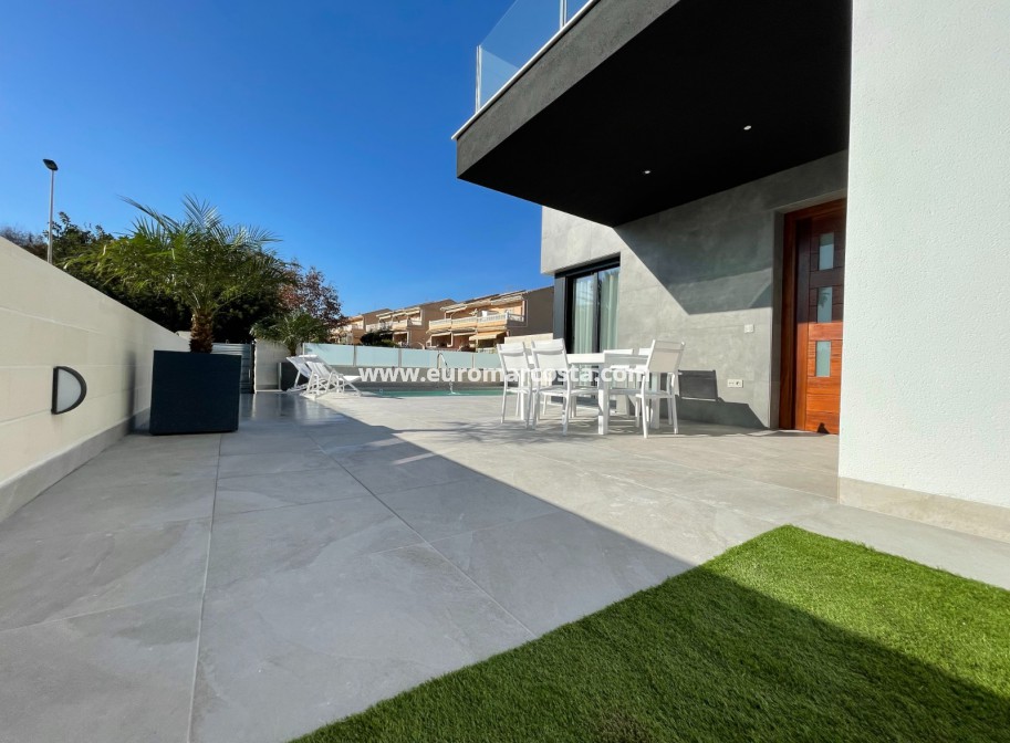 Neubauten - Villa freitstehend - Torrevieja - Los Balcones - Los Altos del Edén