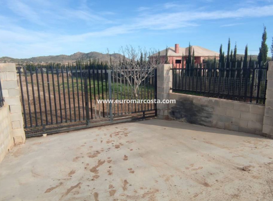 Sale - Country house - Hondón de las Nieves