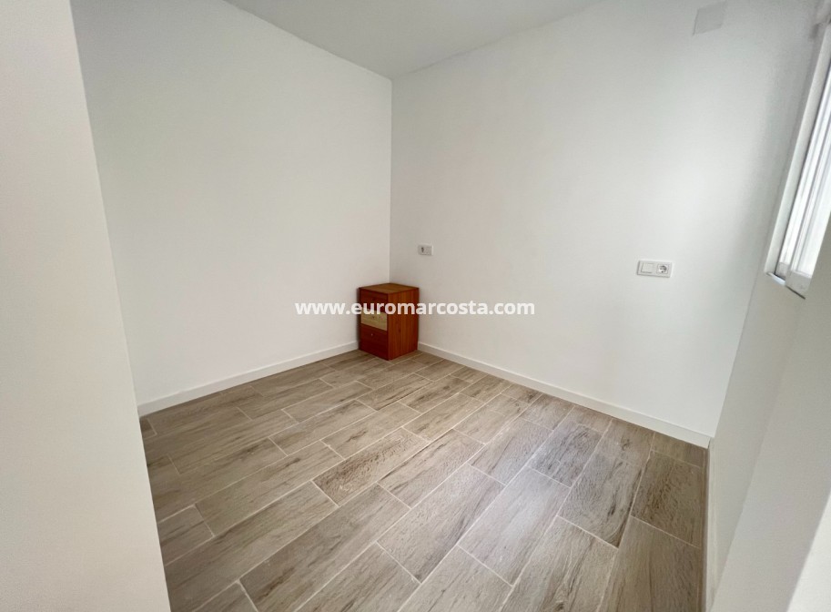 Sale - Apartment / flat - La Mata
