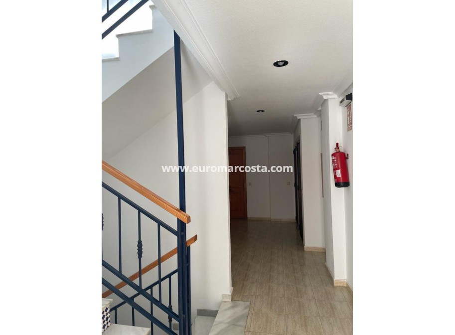 Objekte zum Wiederverkauf - Wohnung - Torrevieja - La Mata