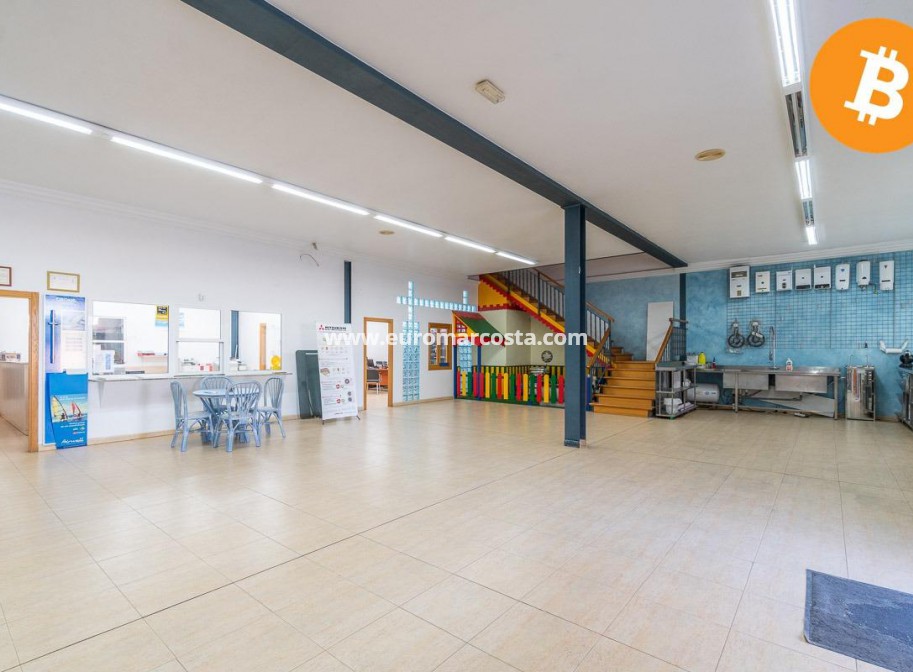 Sale - Industrial unit - Pilar de la Horadada